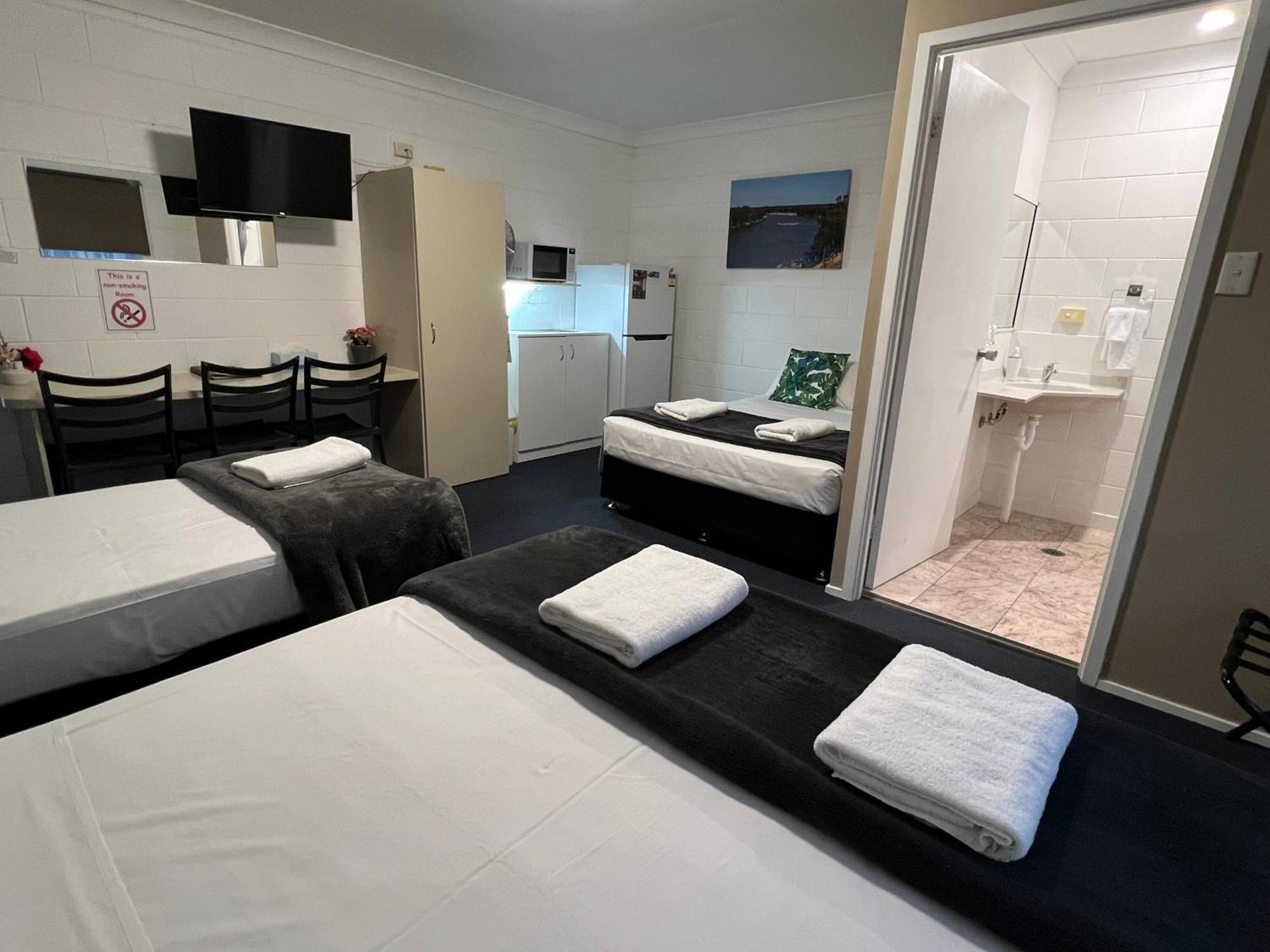 Spanish Lace Motor Inn Townsville Exteriér fotografie
