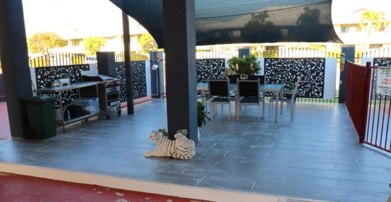 Spanish Lace Motor Inn Townsville Exteriér fotografie